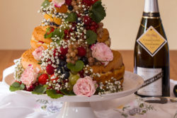 Naked cake