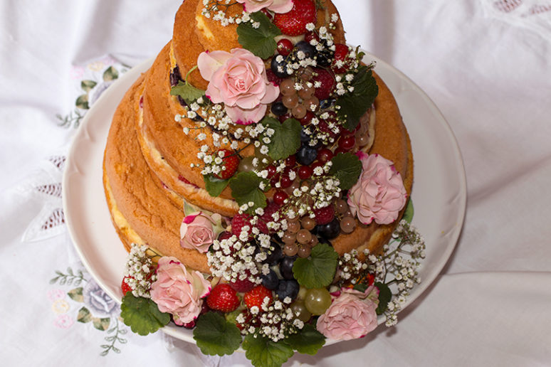 Naked cake