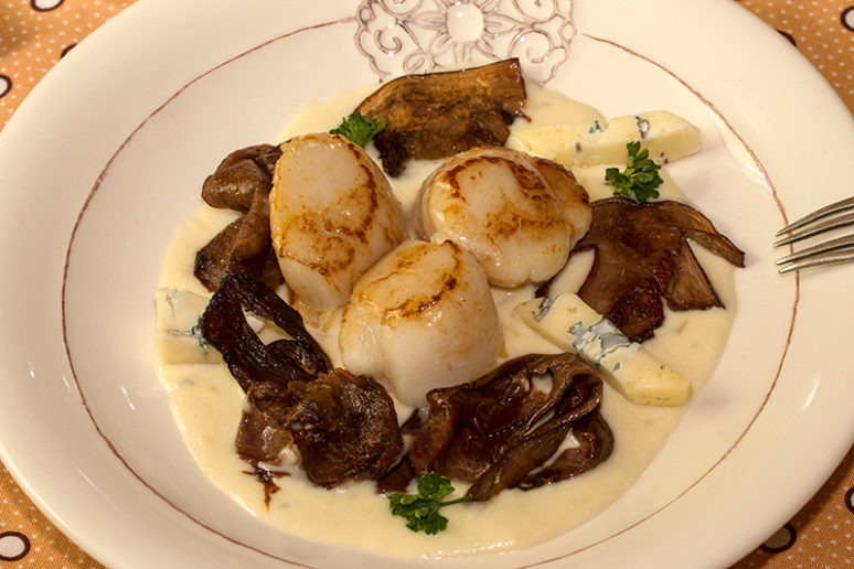 Noix de St-Jacques aux cèpes