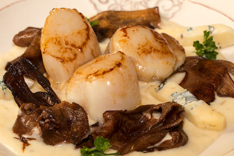 Noix de St-Jacques aux cèpes