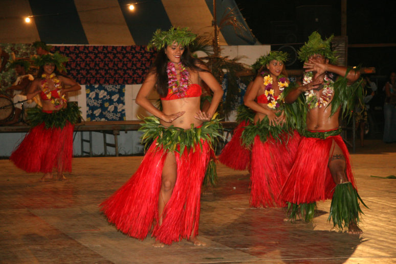 Danseurs à Tahiti