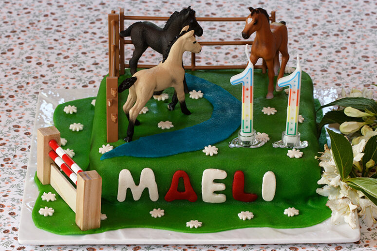 gâteau pré au chevaux