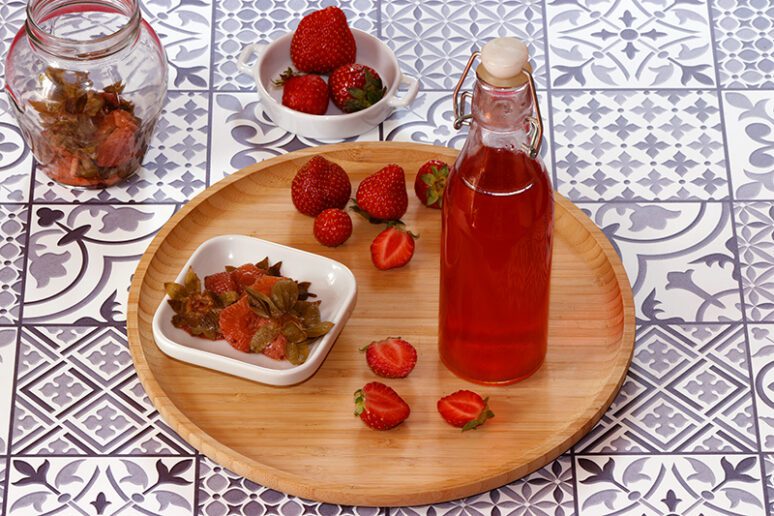 vinaigre aux queues de fraise