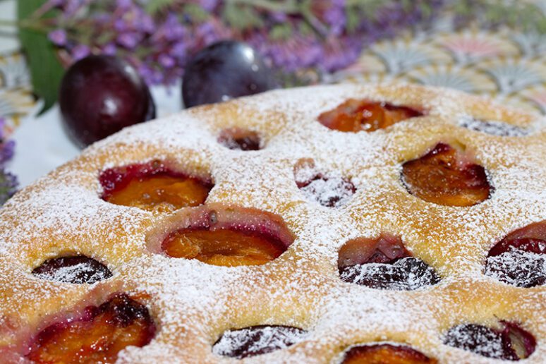 gâteau madeleine aux prunes