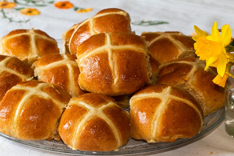hot cross buns
