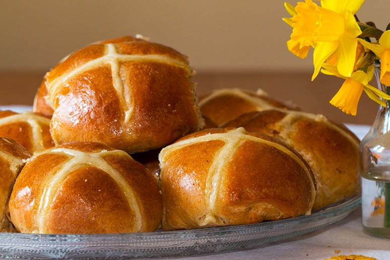 hot cross buns