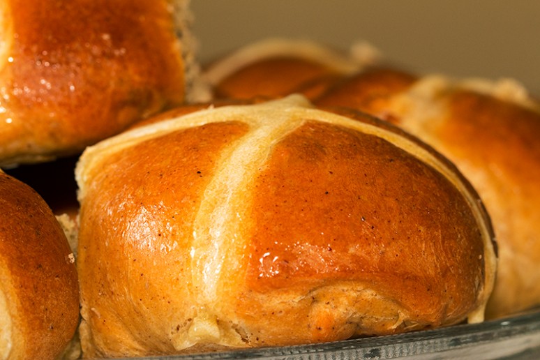 hot cross buns